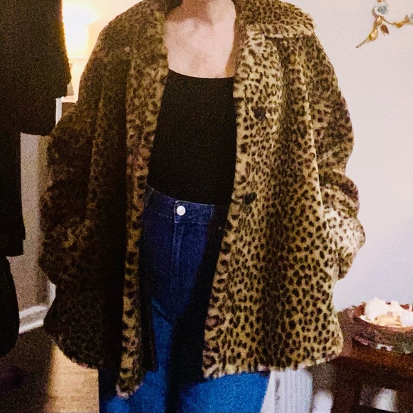 Crossing Point Leopard Print Faux Fur Coat - Picture 3 of 6